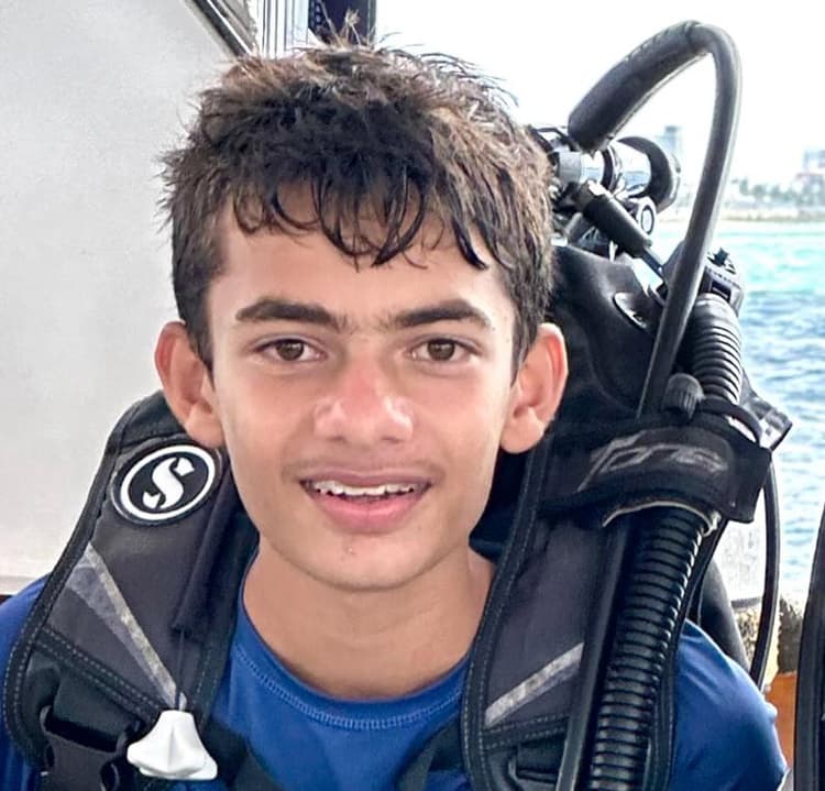 Vedant Shah, 16 yrs, 35 dives